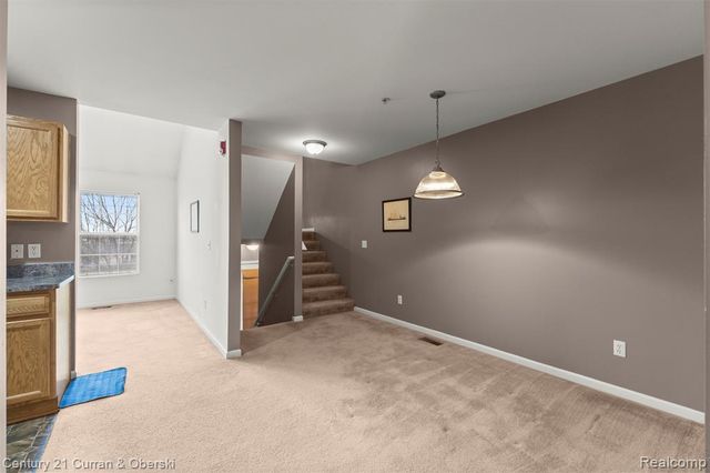 1095 Beaver Run, Troy, MI 48083