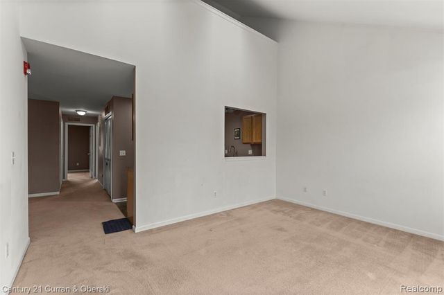 1095 Beaver Run, Troy, MI 48083