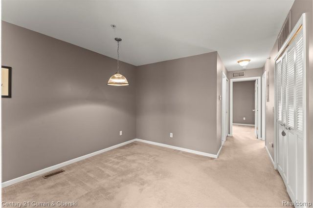 1095 Beaver Run, Troy, MI 48083