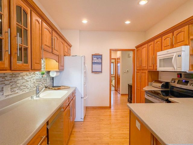 2396 Caribou LANE, Grafton, WI 53024