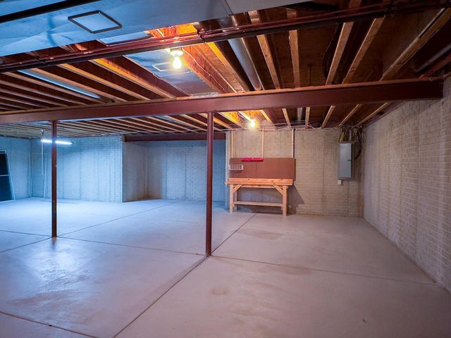 2396 Caribou LANE, Grafton, WI 53024