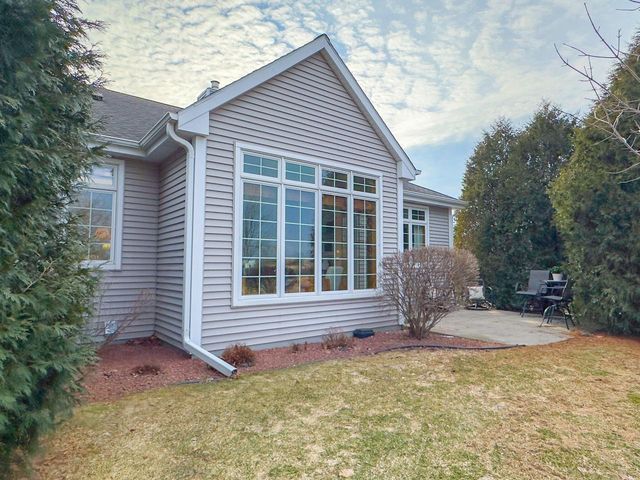 2396 Caribou LANE, Grafton, WI 53024