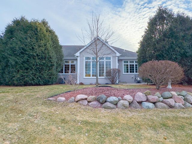 2396 Caribou LANE, Grafton, WI 53024