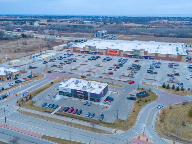 2396 Caribou LANE, Grafton, WI 53024