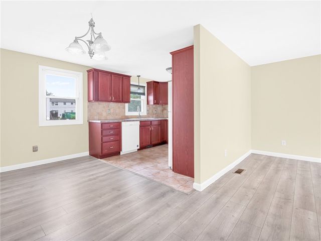 62 Beacon Street, Cranston, RI 02910