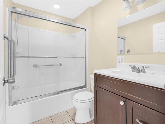 62 Beacon Street, Cranston, RI 02910