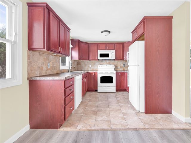 62 Beacon Street, Cranston, RI 02910