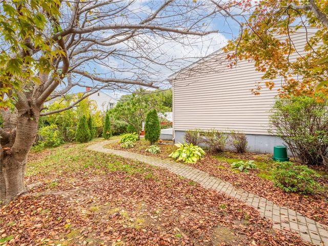 62 Beacon Street, Cranston, RI 02910