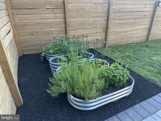 208 PHILADELPHIA PIKE, Wilmington, DE 19809