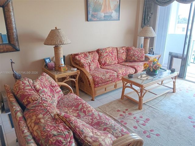 3545 NE 166th St 306, North Miami Beach, FL 33160