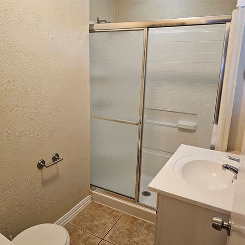 510 E Ovilla, Waxahachie, TX 75167