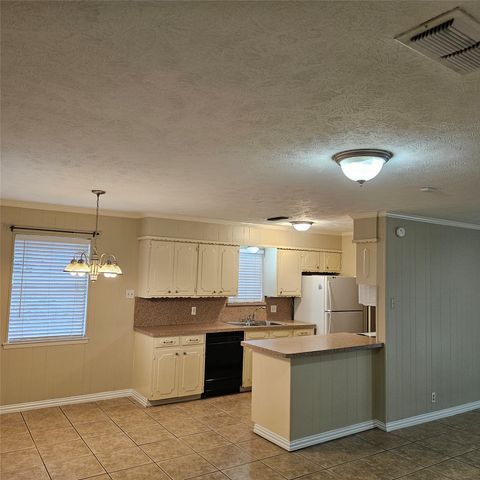 510 E Ovilla, Waxahachie, TX 75167