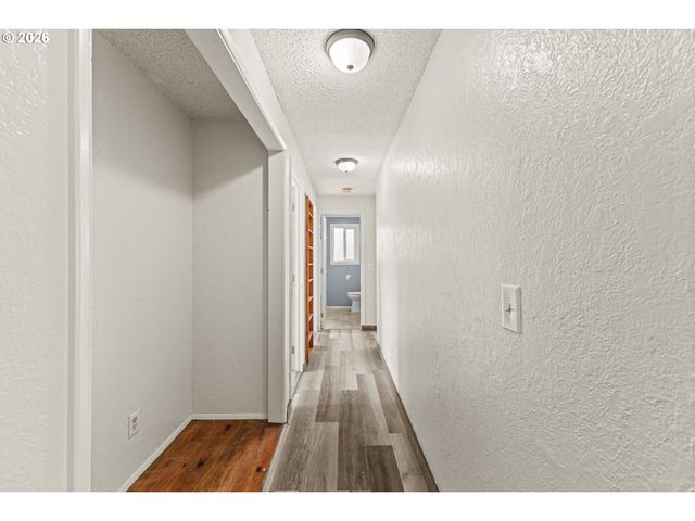 1816 SUNSET Ct, Myrtle Point, OR 97458