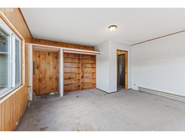 1816 SUNSET Ct, Myrtle Point, OR 97458