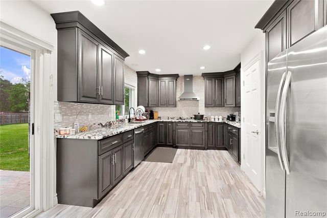 5353 18 Mile Road, Sterling Heights, MI 48314