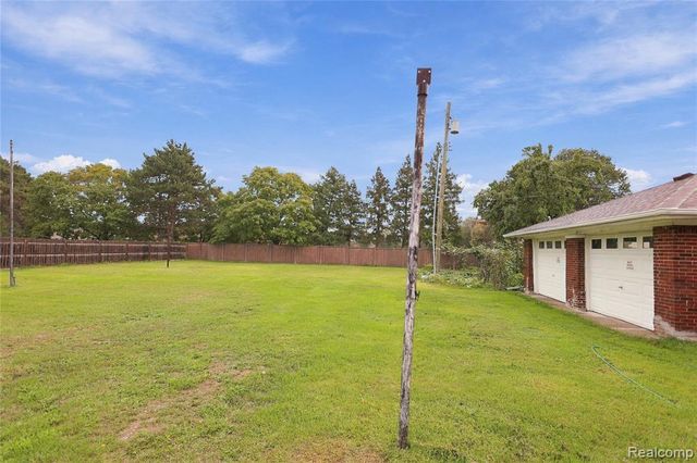 5353 18 Mile Road, Sterling Heights, MI 48314