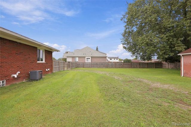 5353 18 Mile Road, Sterling Heights, MI 48314