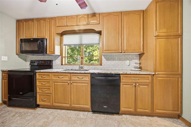 4816 Goodman Street, Shawnee, KS 66203