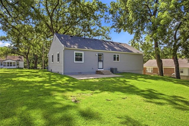 4816 Goodman Street, Shawnee, KS 66203