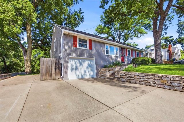 4816 Goodman Street, Shawnee, KS 66203