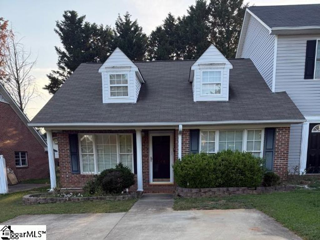 366 W Pointe Drive, Spartanburg, SC 29301