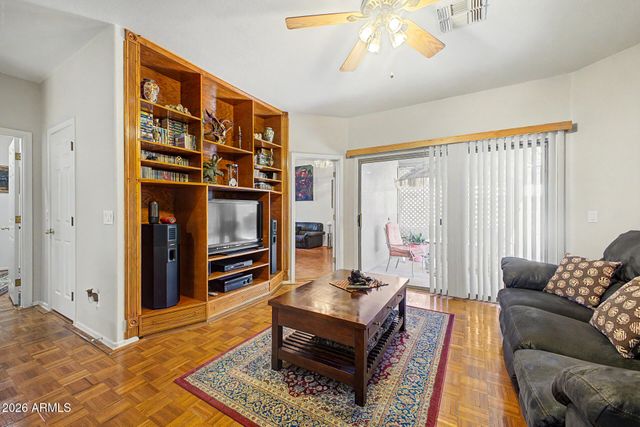 2859 E CATHY Drive, Gilbert, AZ 85296