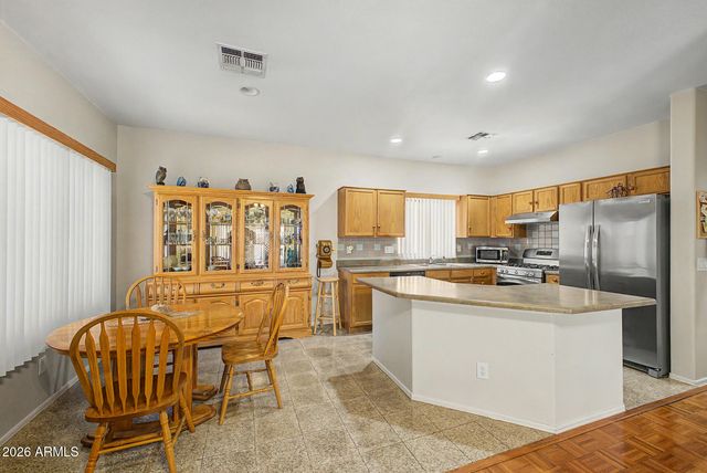 2859 E CATHY Drive, Gilbert, AZ 85296