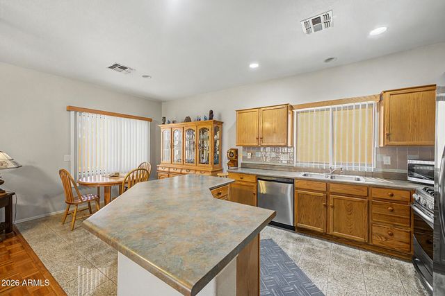 2859 E CATHY Drive, Gilbert, AZ 85296
