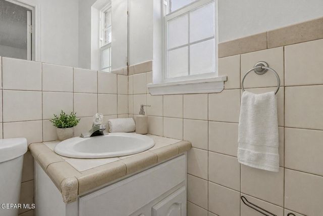 9160 MOUNT ETNA Drive, El Paso, TX 79924