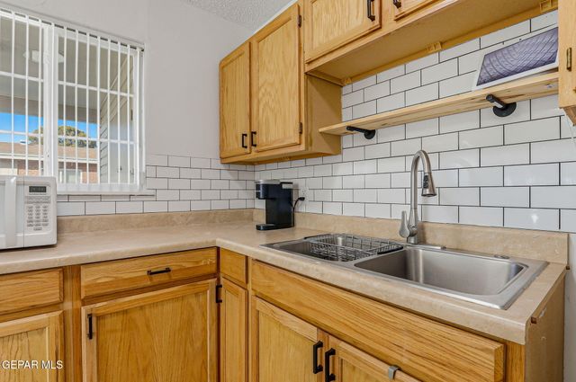 9160 MOUNT ETNA Drive, El Paso, TX 79924