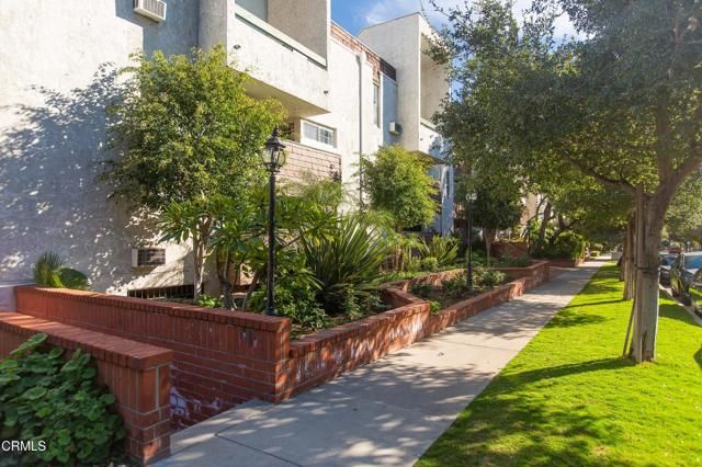 360 S Euclid Avenue 126, Pasadena, CA 91101