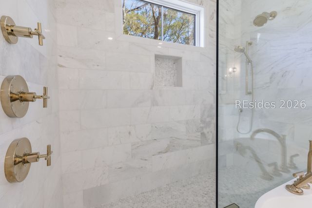 6 Colleton River Dr, Bluffton, SC 29910