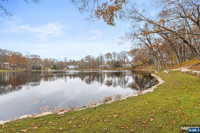 940 Loch Road, Franklin Lakes, NJ 07417