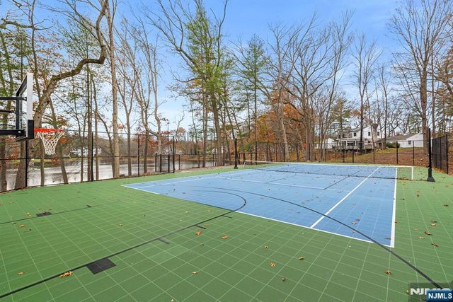 940 Loch Road, Franklin Lakes, NJ 07417