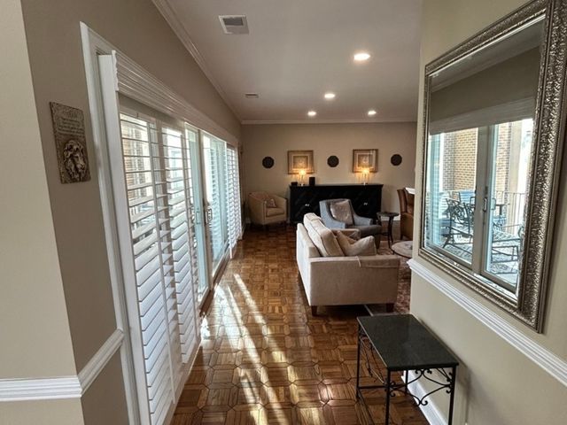 4 Oak Brook Club Drive G205, Oak Brook, IL 60523