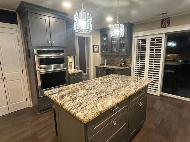 4 Oak Brook Club Drive G205, Oak Brook, IL 60523