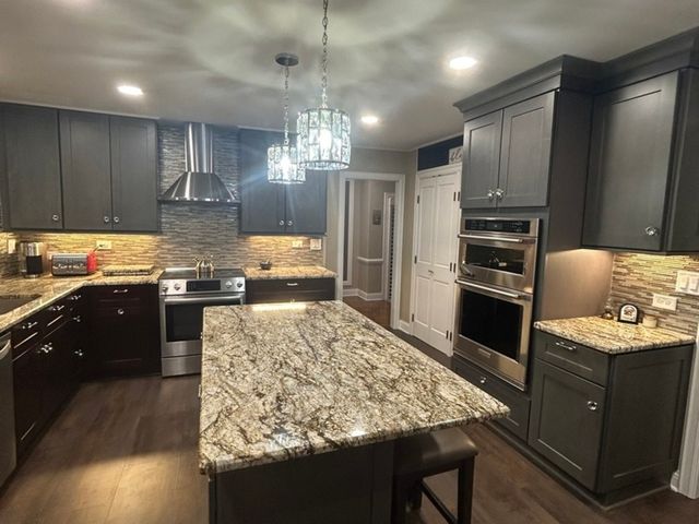 4 Oak Brook Club Drive G205, Oak Brook, IL 60523