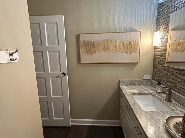 4 Oak Brook Club Drive G205, Oak Brook, IL 60523