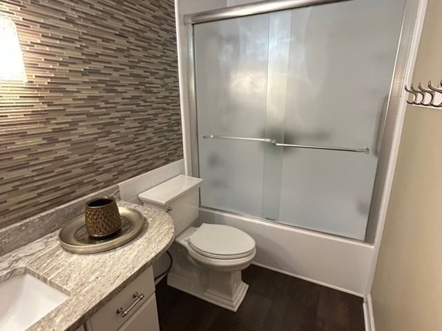 4 Oak Brook Club Drive G205, Oak Brook, IL 60523