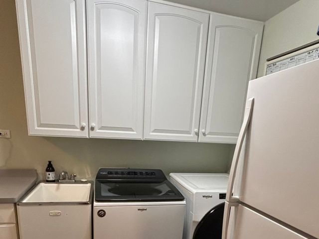 4 Oak Brook Club Drive G205, Oak Brook, IL 60523