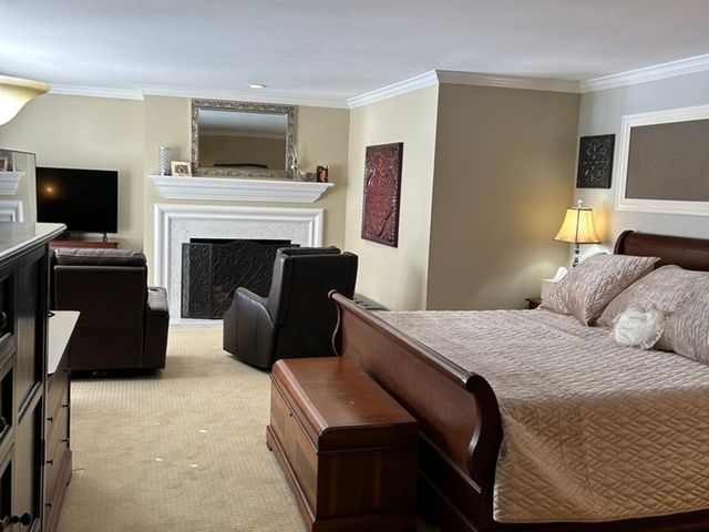 4 Oak Brook Club Drive G205, Oak Brook, IL 60523