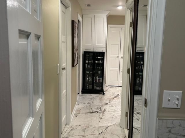 4 Oak Brook Club Drive G205, Oak Brook, IL 60523