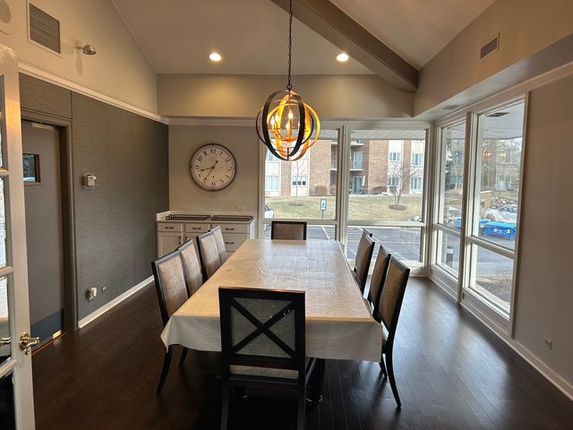 4 Oak Brook Club Drive G205, Oak Brook, IL 60523