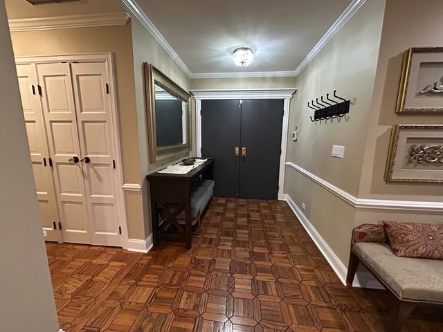 4 Oak Brook Club Drive G205, Oak Brook, IL 60523