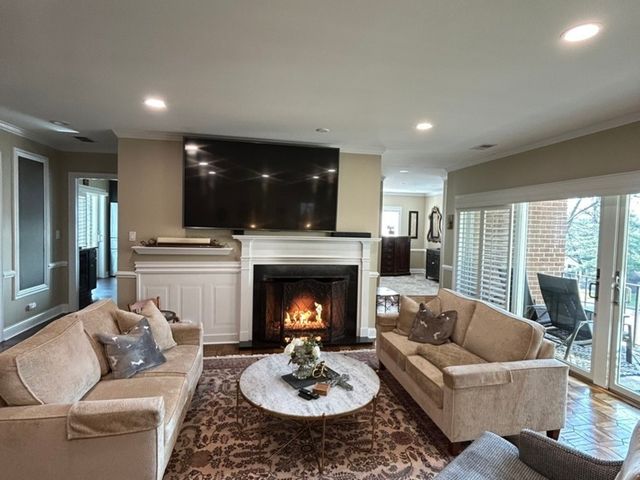 4 Oak Brook Club Drive G205, Oak Brook, IL 60523