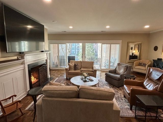 4 Oak Brook Club Drive G205, Oak Brook, IL 60523