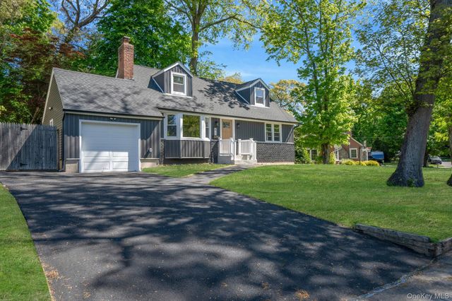 81 E 24th Street, Huntington Station, NY 11746