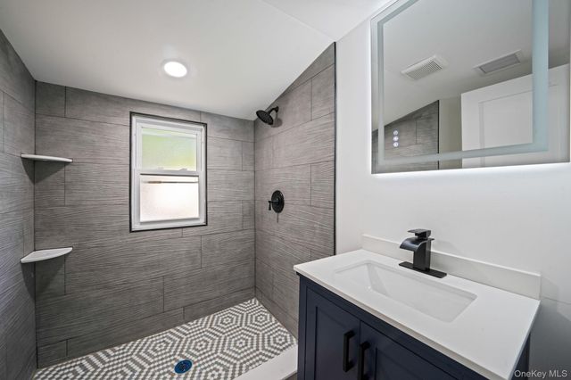 81 E 24th Street, Huntington Station, NY 11746