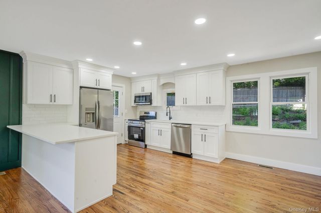 81 E 24th Street, Huntington Station, NY 11746