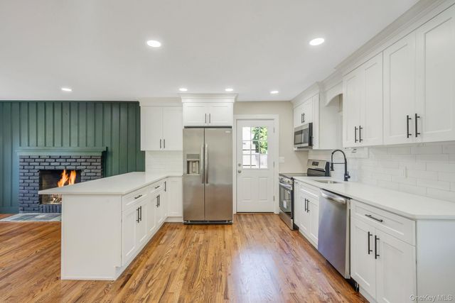 81 E 24th Street, Huntington Station, NY 11746